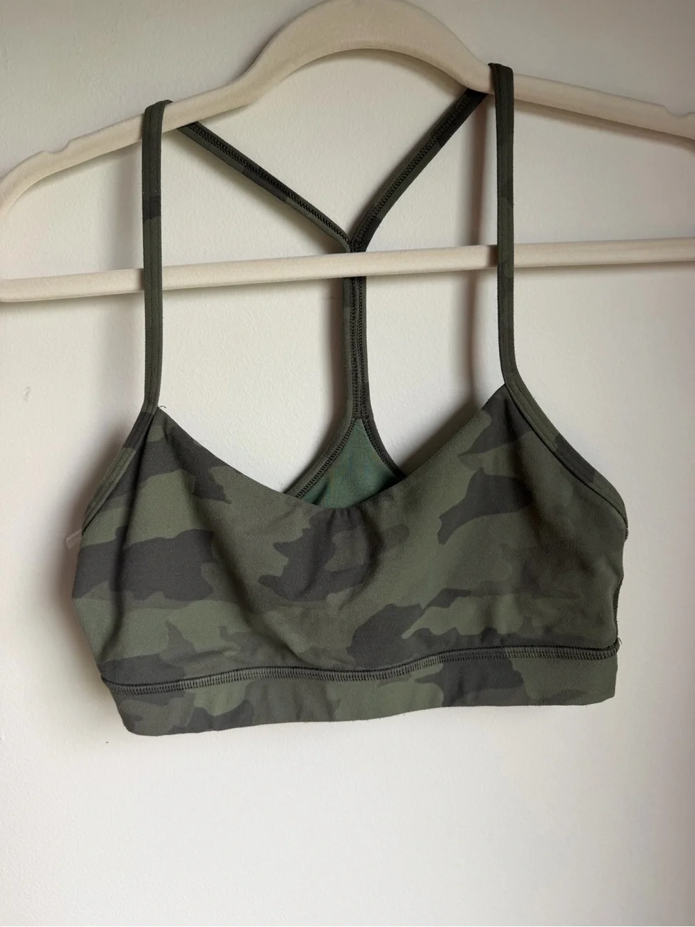 lululemon Heritage Green Camo SET Flow-Y Sports Bra & Hotty Hot Shorts - Picture 2 of 8